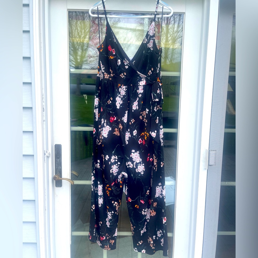 Adorable maternity romper with side tie bow